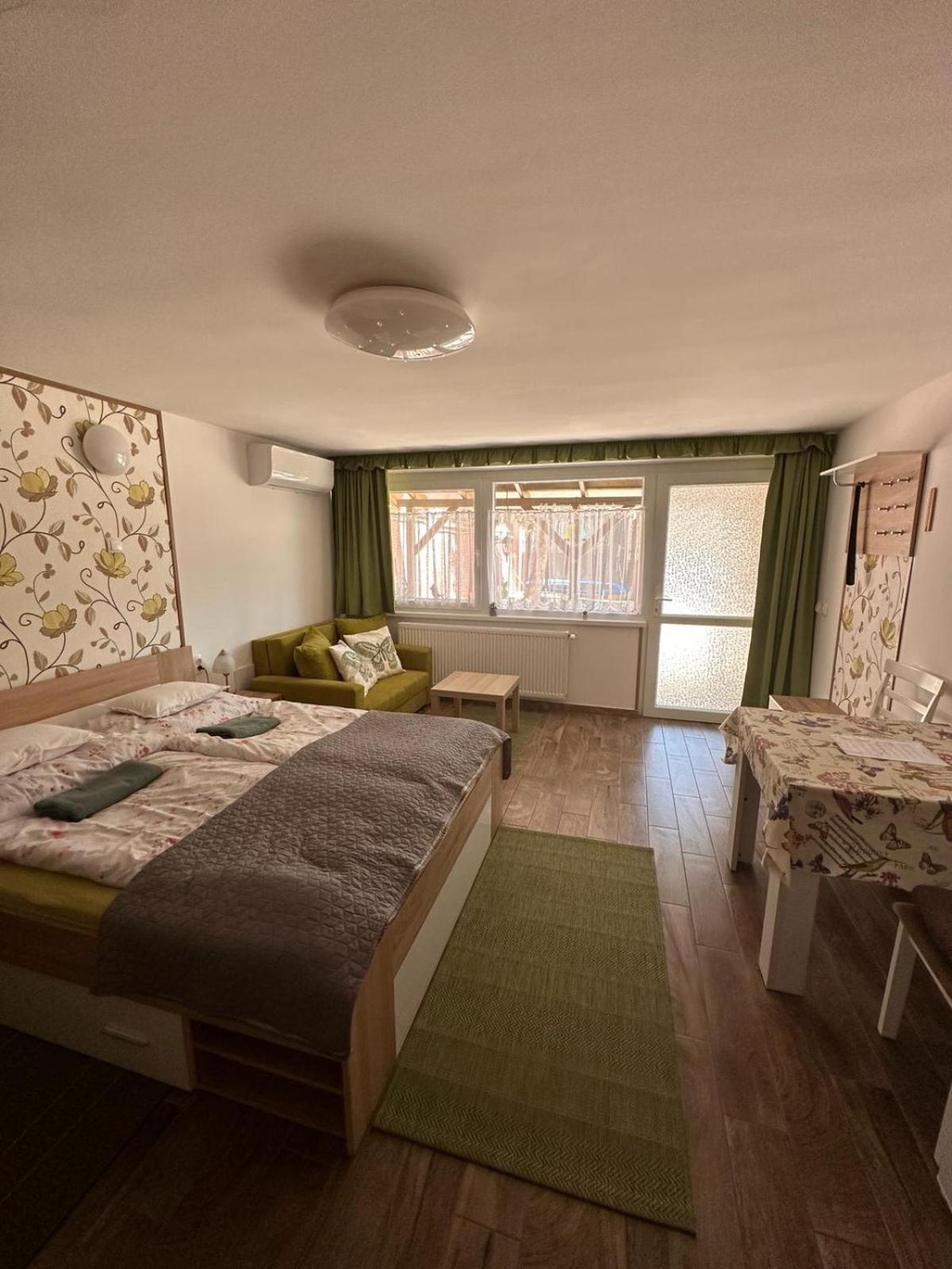 Berc Apartman Egerszalók Exteriér fotografie